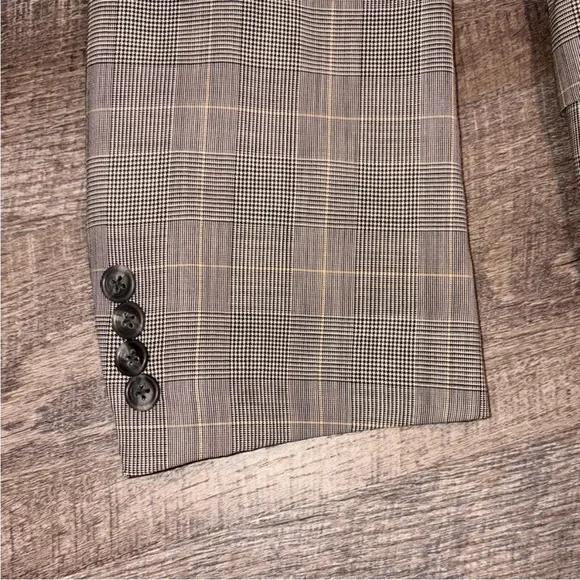 Men's Gray Plaid Blazer - Picture 5 of 10